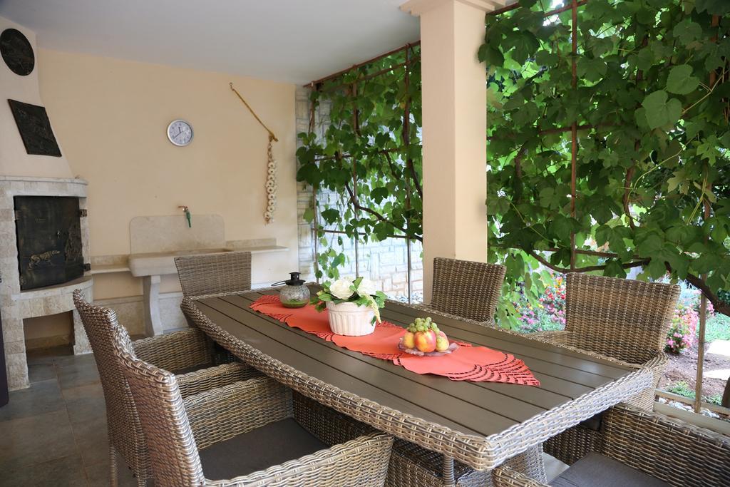 Apartments Max Vrsar Εξωτερικό φωτογραφία