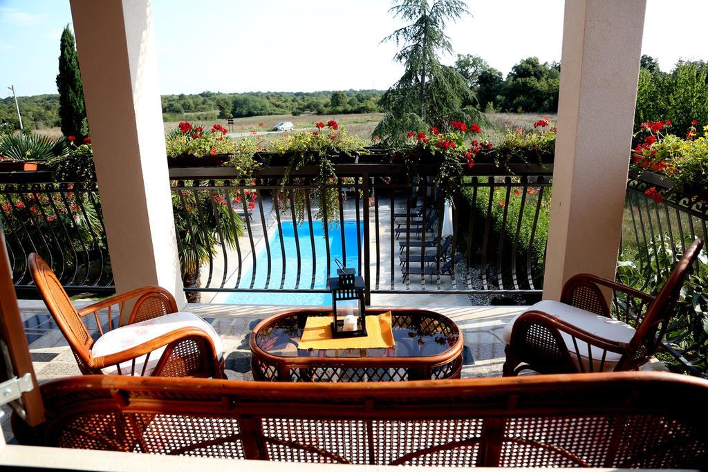Apartments Max Vrsar Εξωτερικό φωτογραφία