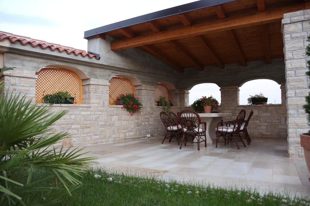 Apartments Max Vrsar Εξωτερικό φωτογραφία